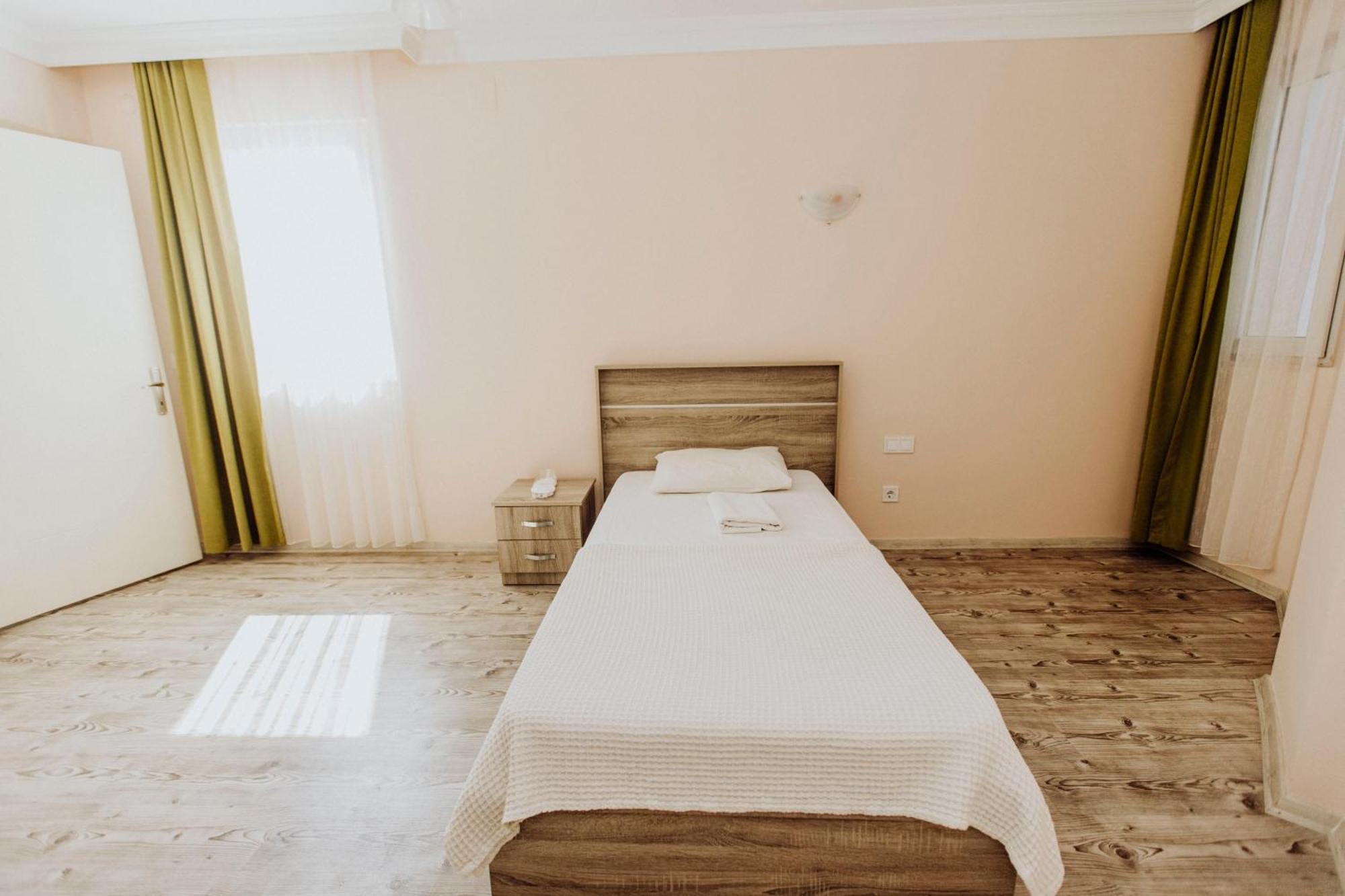 Karacan Park - Airport 3*