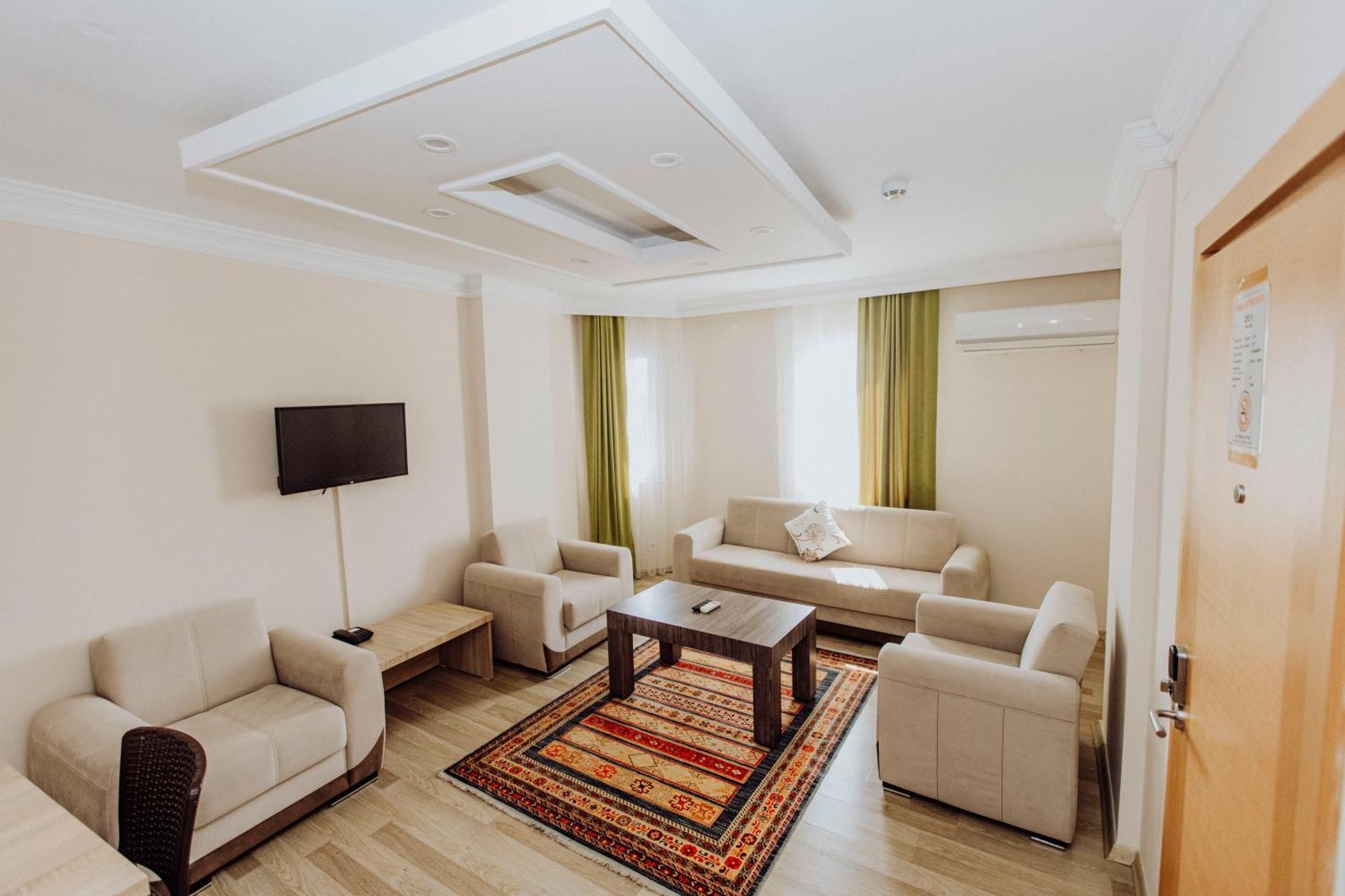 Готель Karacan Park - Airport 3*